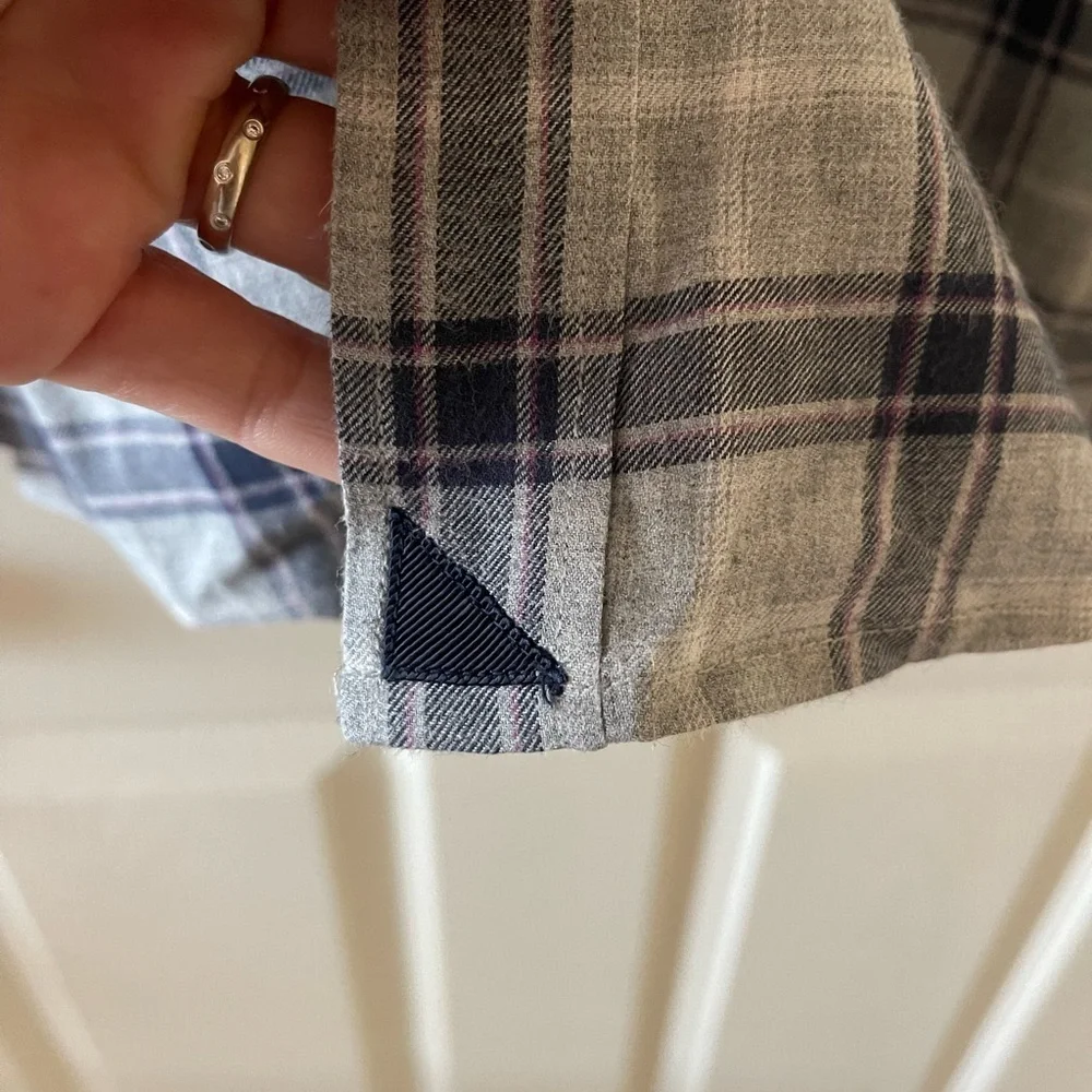 UNTUCKit button down shirt • Mens Large